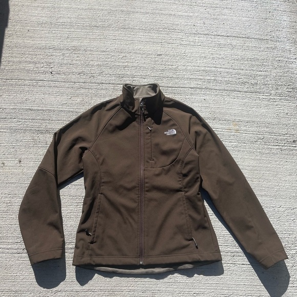 woman’s north face jacket - Picture 2 of 5
